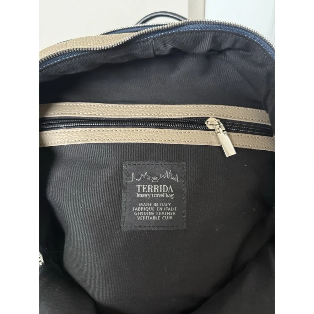 Terrida Elite Italian backpack made of leather Navy Beige Quiet Luxury EUC